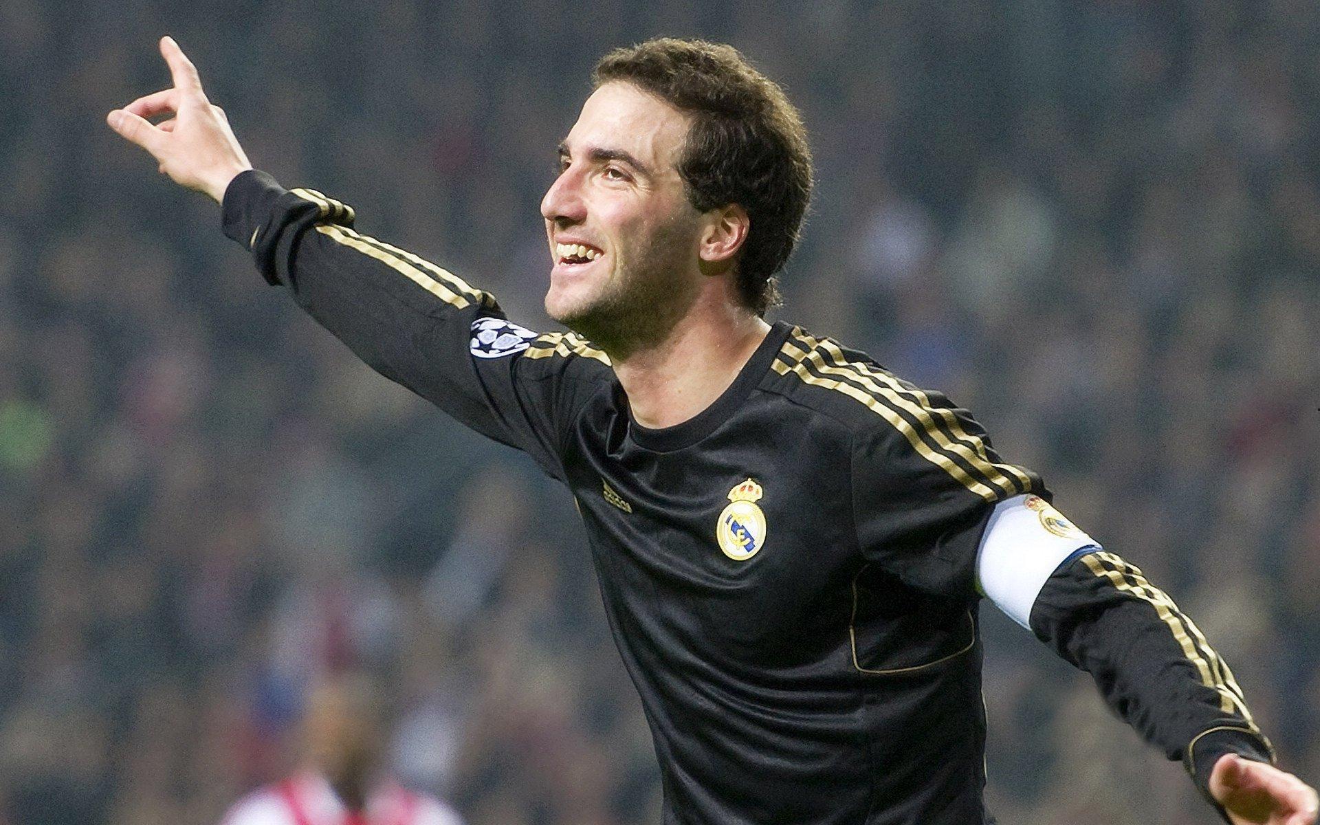 中超决战时刻，上海双雄隔空角力冠军悬念 海牛梅州上演保级生死时速